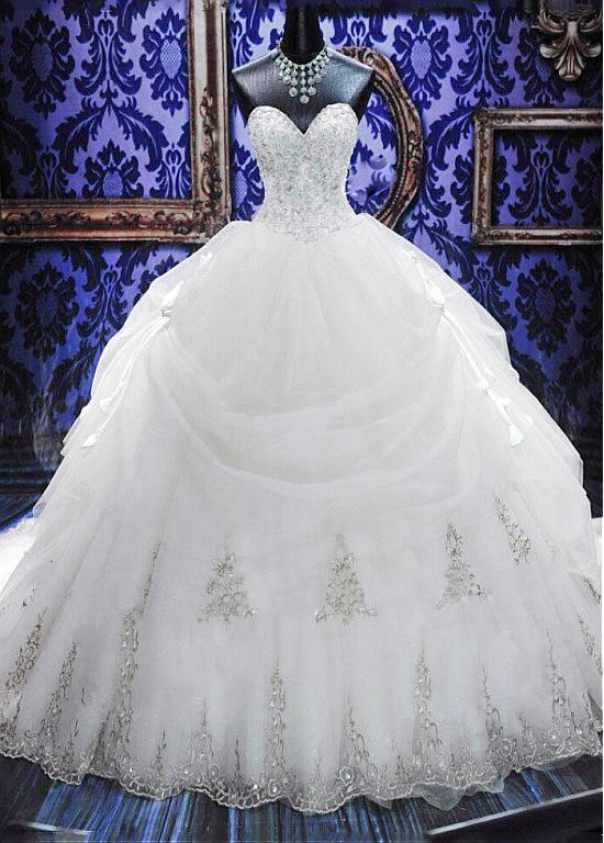 Elegant Organza Sweetheart Neckline Basque Waistline Ball Gown